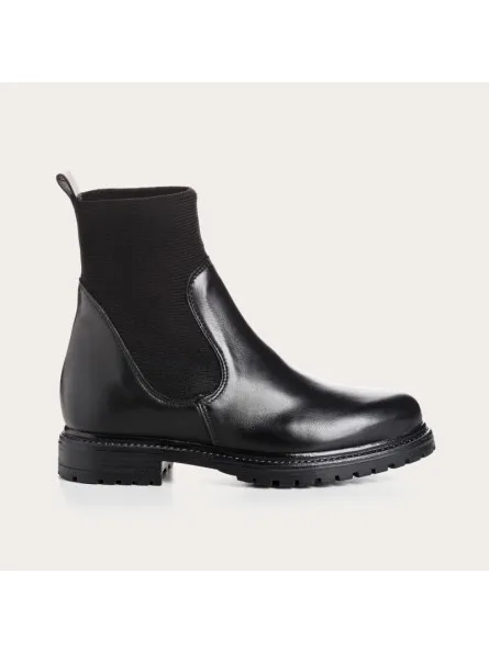 evelyn cuir