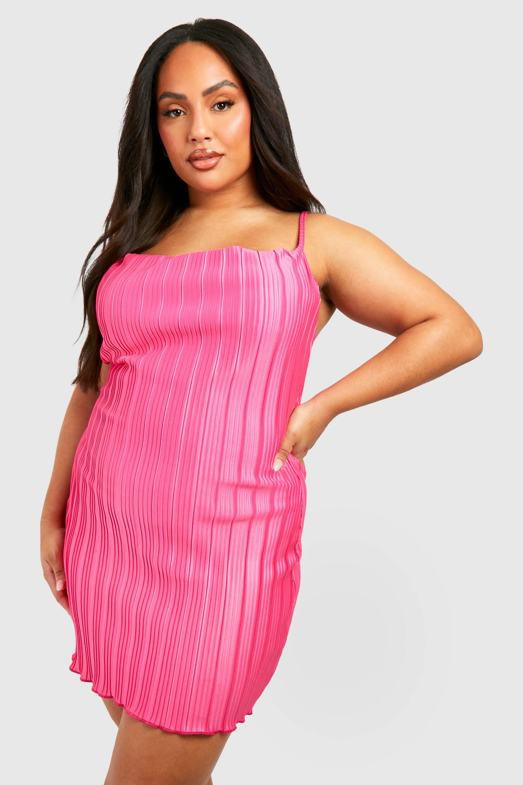 Grande taille - Robe plissée à col bénitier