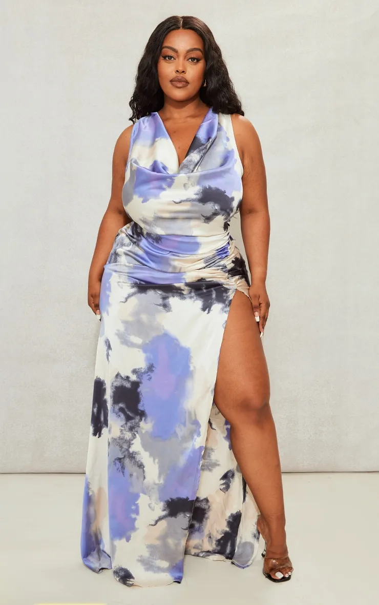 Plus Robe longue satinée violette à imprimé et col bénitier