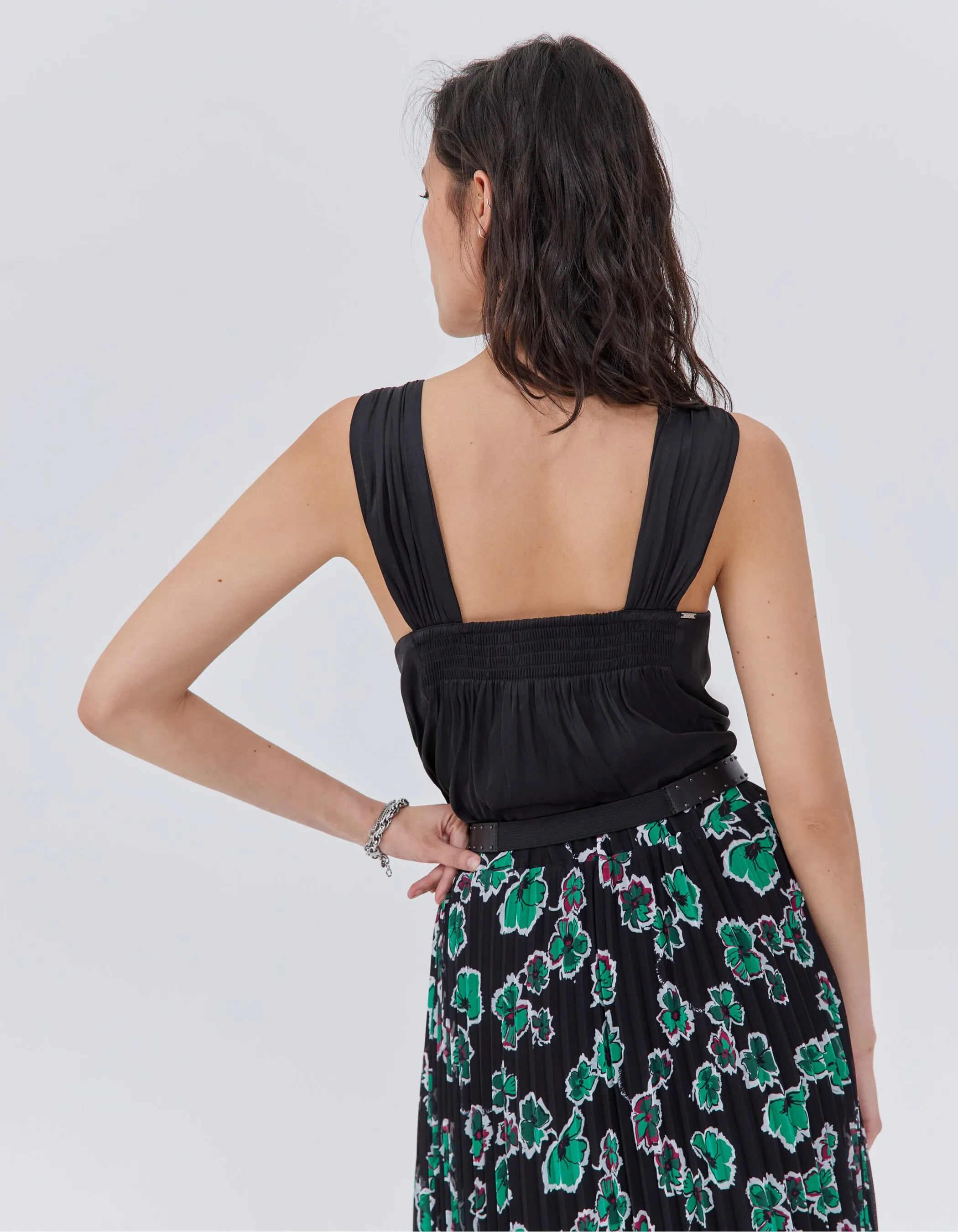 Top asymétrique noir à encolure nouée Femme
